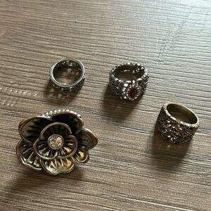 Rings – lot of four